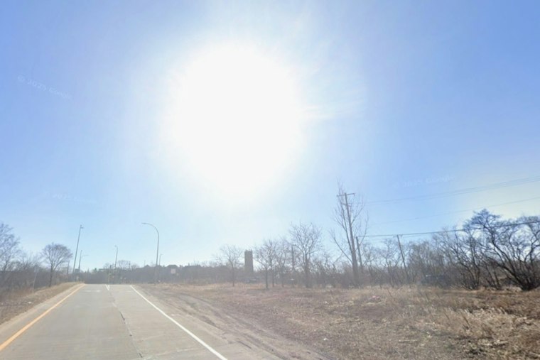 Minneapolis Sizzles At 81 Degrees Before Fall Blast Slams In