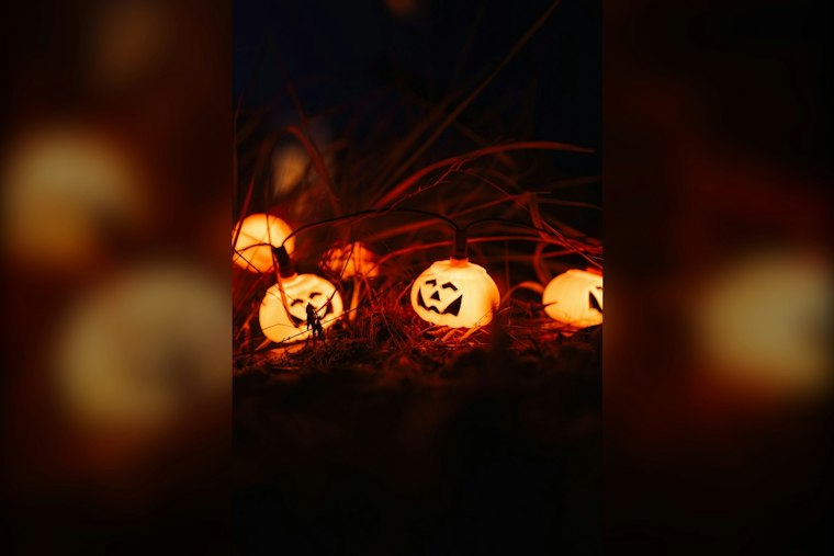 Monkton's Ladew Gardens Lights Up 800 Pumpkins for Ninth Garden Glow Run