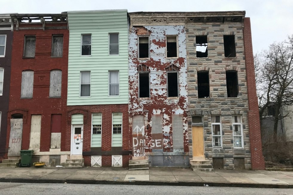 Moore Signs Orders to Fast-Track Maryland Housing, Targets Baltimore Vacants