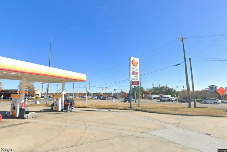 Morgan Park Gas Station Faces Reports of Possible Water in Fuel; Six Customers Report Vehicle Problems