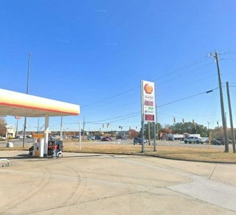 Morgan Park Gas Station Faces Reports of Possible Water in Fuel; Six Customers Report Vehicle Problems