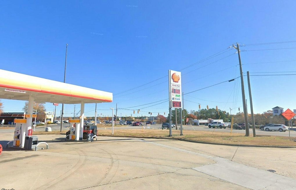 Morgan Park Gas Station Faces Reports of Possible Water in Fuel; Six Customers Report Vehicle Problems