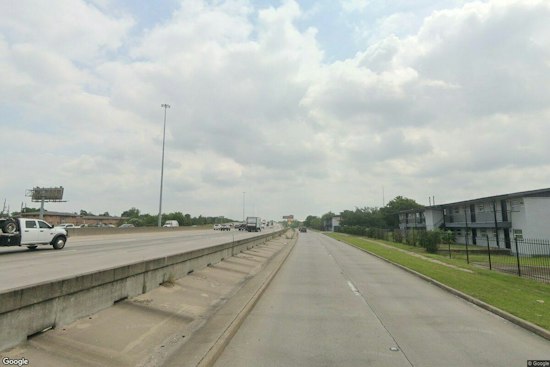 Motorcyclist, 41, Dies After Losing Control on South Loop East Feeder Road