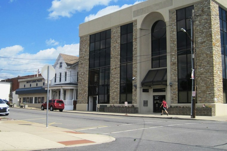 Mount Carmel Knife Fight Over Affair Lands Both Men Identical Charges