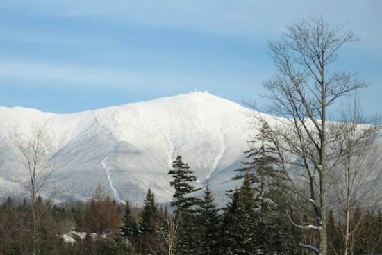 Mount Washington Gets First Snowflakes of the Season, Auto Road Still Open to Cars