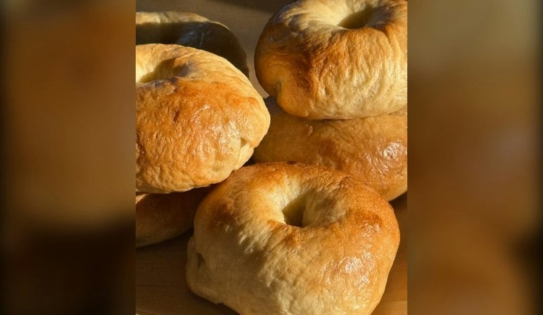 Mt. Juliet Bagel Shop Picks Sides in Mayor's Cup Rivalry With Green Hill