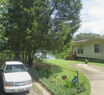 Mulga Mayor Demands Action as Gunfire Near Bayview Lake Hits Homes, Signs
