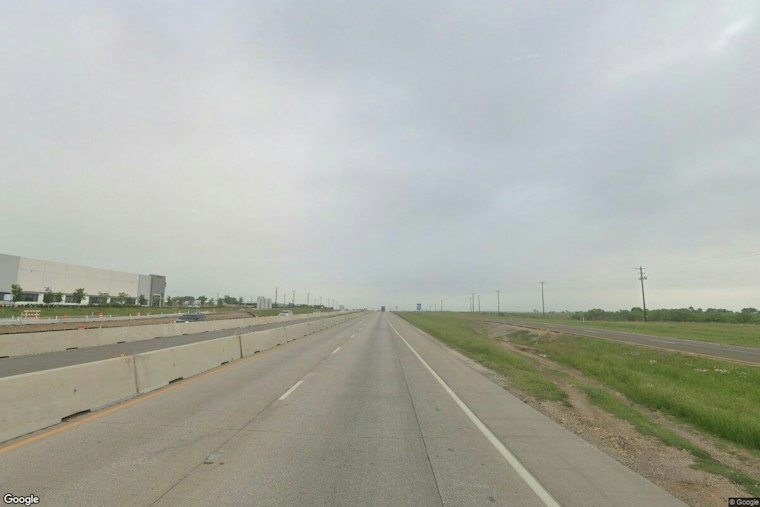Multi-Vehicle Fire Shuts Southbound I-35 Near Denton, Diverts Traffic to FM 156