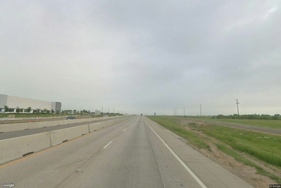 Multi-Vehicle Fire Shuts Southbound I-35 Near Denton, Diverts Traffic to FM 156