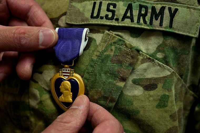 Muskegon Honors 12 WWI Soldiers With Purple Hearts