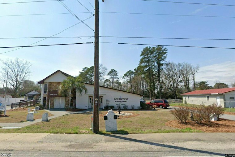 Myrtle Beach Woman Sues Funeral Home After Stranger Found in Mother's Casket