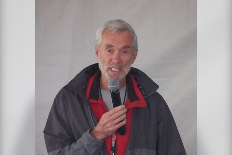 Mystic's Amby Burfoot, 80, Chases 8th-Decade Marathon Milestone in Hartford