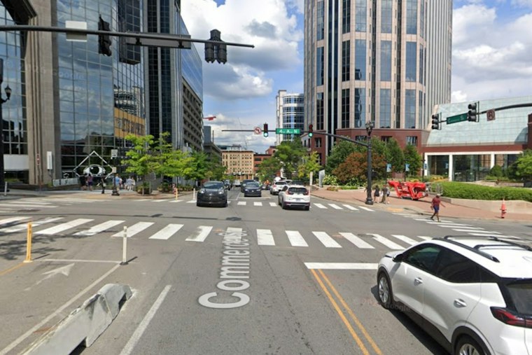 Naked Man Accused of Groping Good Samaritan, Cracking Car Windshield in Nashville