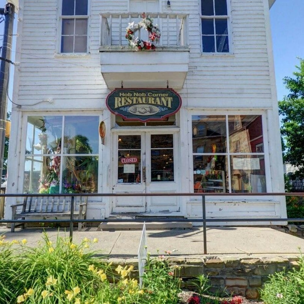Nashville, Indiana Landmark Says Goodbye to Hobnob Corner After 46 Years