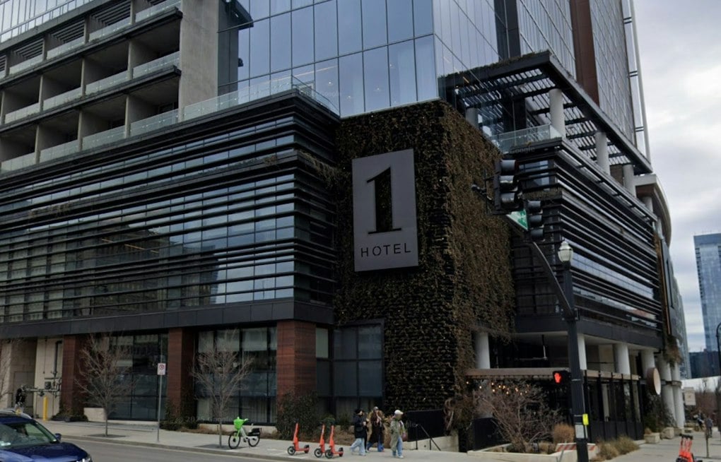 Nashville's 1 Hotel Hosts Halston Tribute, Lipscomb Students Vie for Scholarship