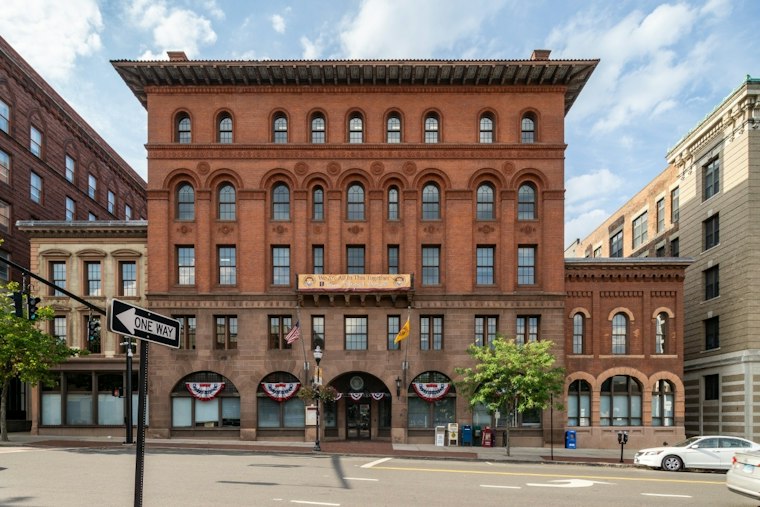 New Britain Lands $5.6M to Scrub Lead Paint From 166 Homes