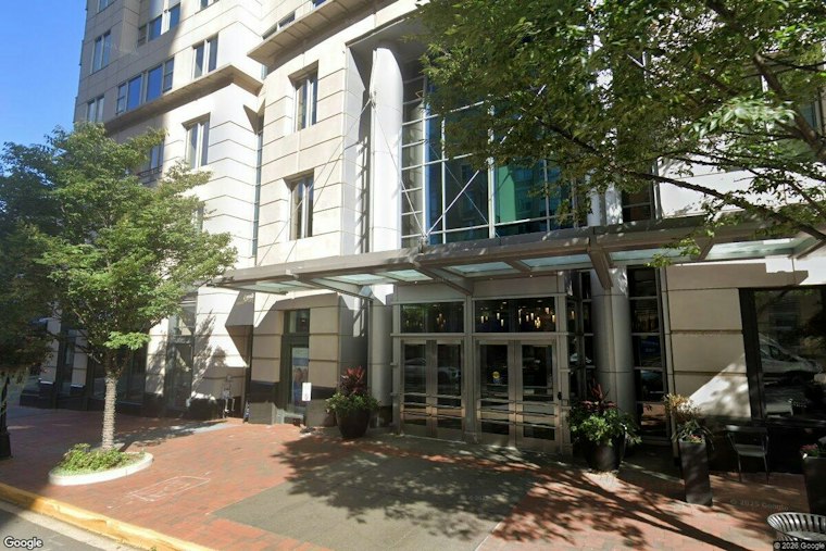 New Coffee Shop Signage Replaces Yi Fang Bubble Tea Plan at Reston Town Center