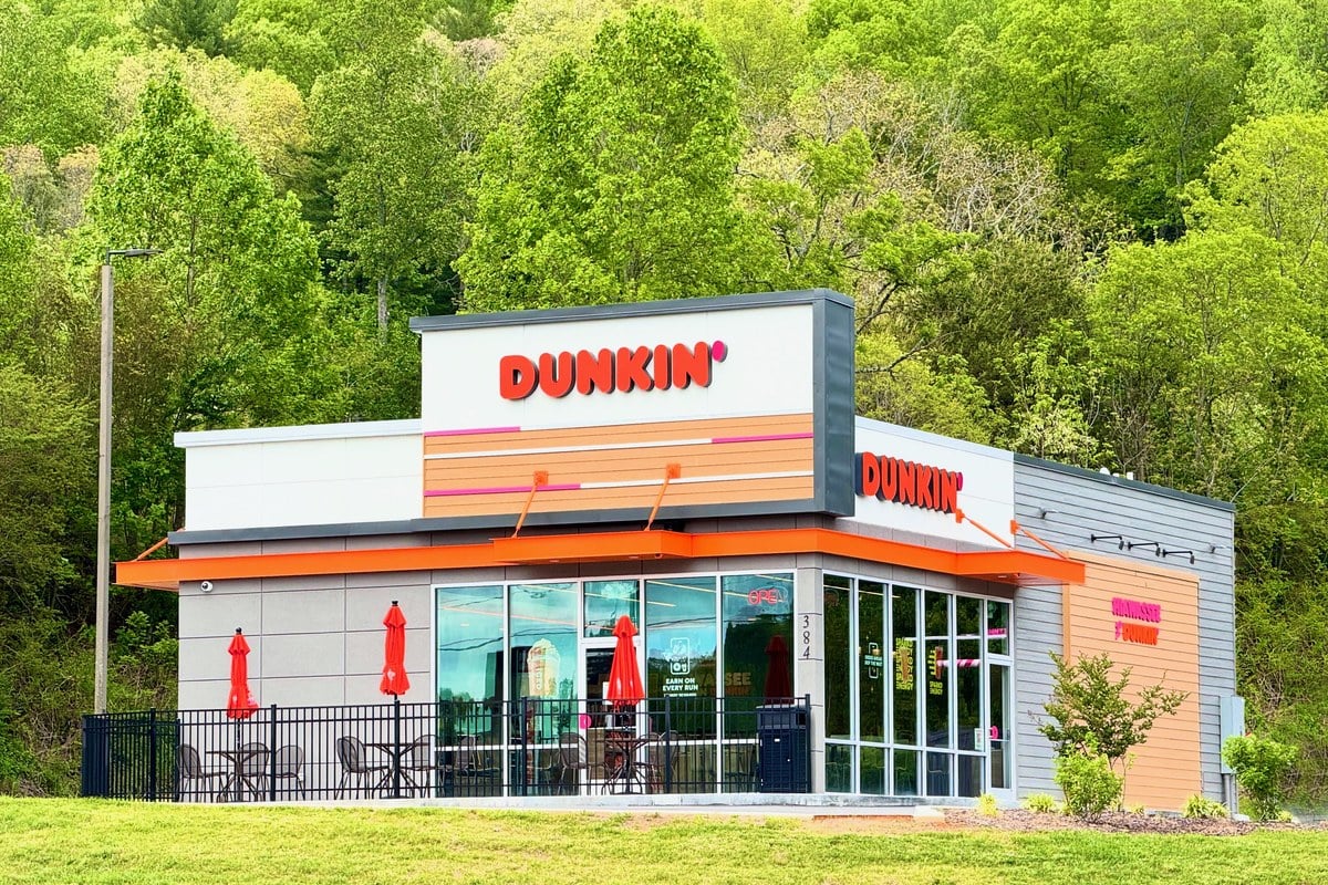 New Dunkin' Opens on Lee Trevino Drive in East El Paso