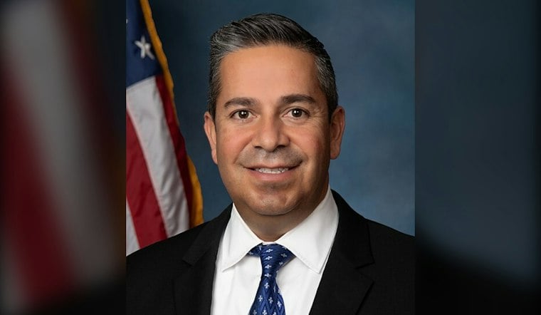 New Mexico Courts 2028 Democratic Hopefuls With Pig Roast and Primary Pitch