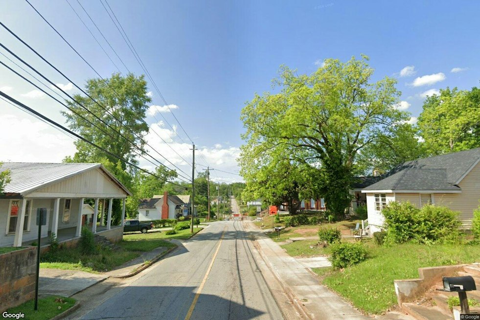 Newnan Toddler Hit by Car After Wandering From Yard Onto Pinson Street