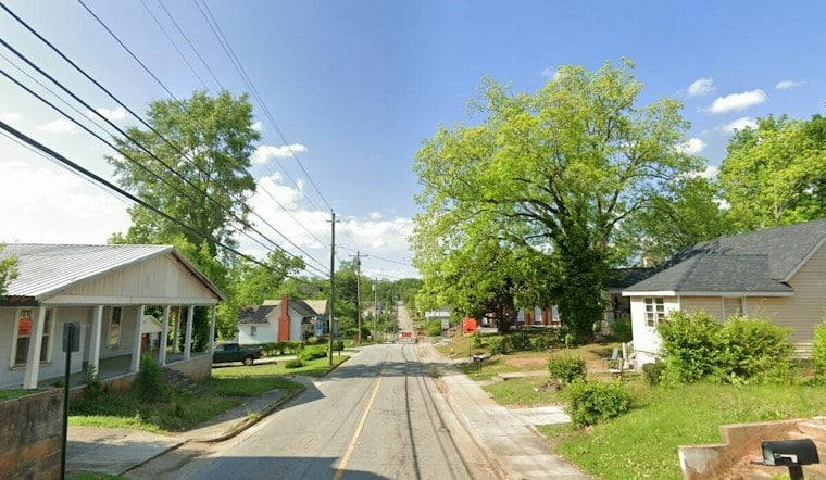 Newnan Toddler Hit by Car After Wandering From Yard Onto Pinson Street