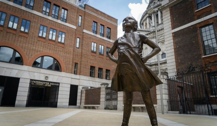 Newport Beach Finance Titans Set to Bring Fearless Girl to UC Irvine for Pink Wall Push