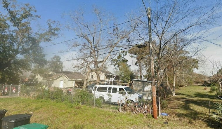 North Houston Suspect Flees Police After Shooting at Delivery Driver