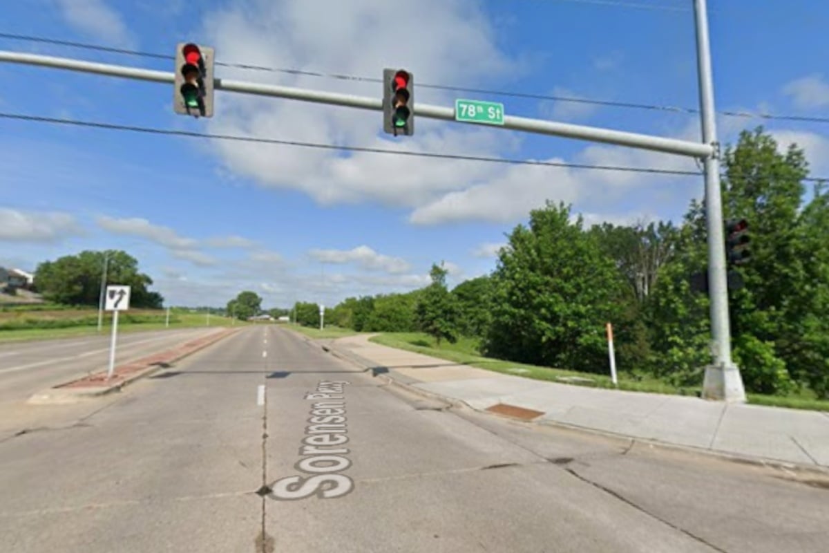 hoodline.com - Scott Dobbins - Omaha Crash on Sorensen Parkway Leaves One Hospitalized