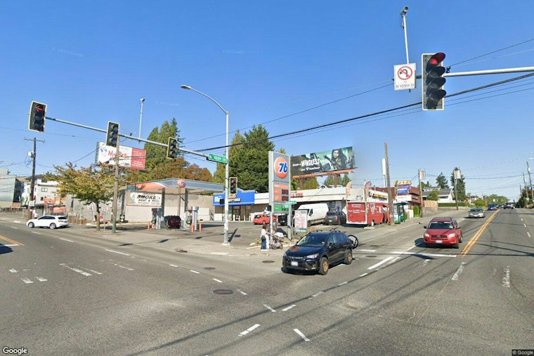 North Seattle Crash Knocks Down Power Pole, Driver Arrested for DUI