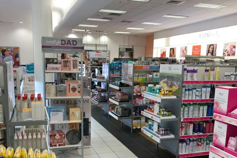 Northwest Freeway Ulta Hit for $1,392 in Perfume, Deputies Hunt Cowboys-Hat Suspect