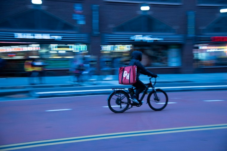 NYC Delivery Pay Stands at $22.13 an Hour, but Injuries and Deactivations Persist