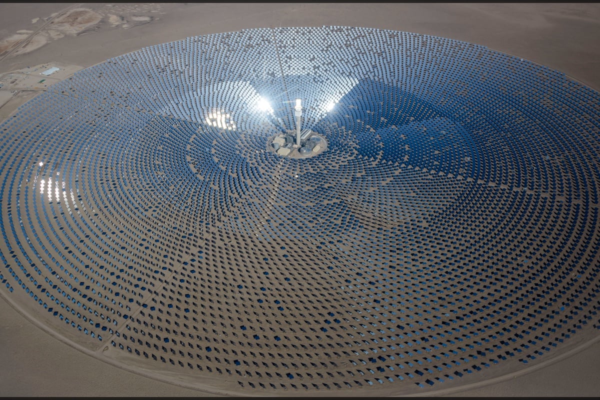 hoodline.com - Amanda Williams - Crescent Dunes Solar Plant Sold for $7M Near Tonopah, NV