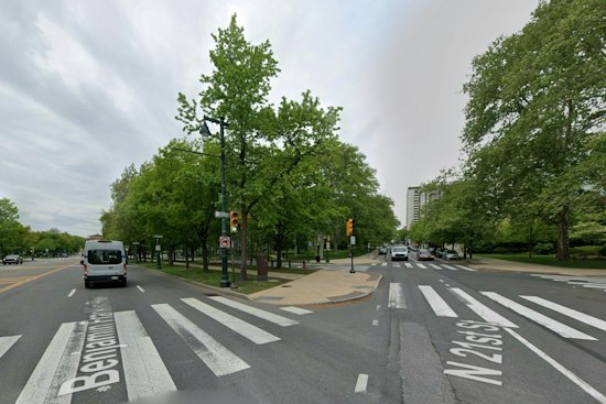 Officers Shoot Man After Gun Standoff on Ben Franklin Parkway