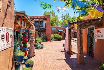 Old Town Albuquerque's Dia de los Muertos Returns With Glowing Balloons, 30+ Ofrendas