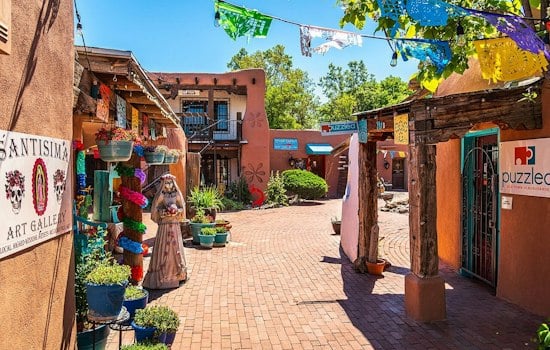 Old Town Albuquerque's Dia de los Muertos Returns With Glowing Balloons, 30+ Ofrendas