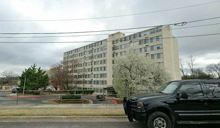 Old Towne Hears the Wrecking Ball as Huntsville Summit Apartments Fall