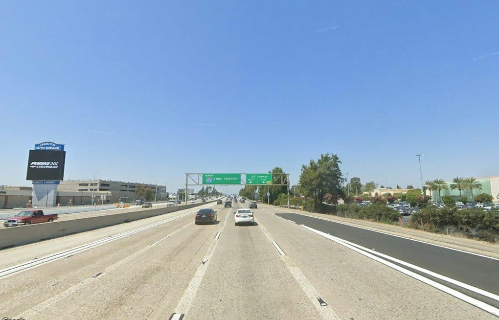 One Dead in Five-Vehicle Crash on Northbound 605 in Cerritos