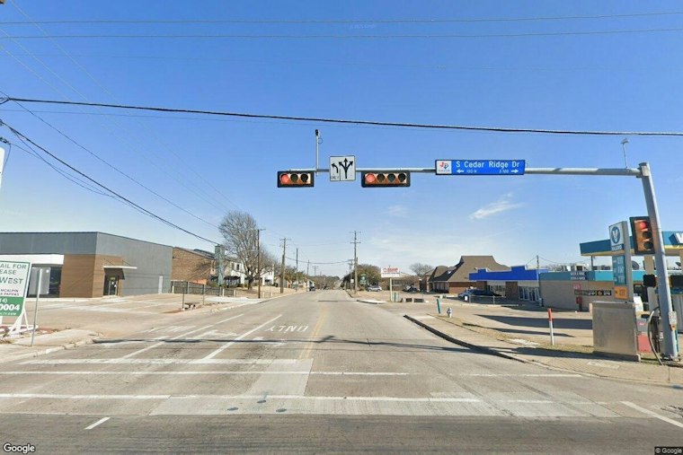 One Dead, One Hurt in Pre-Dawn I-20 Crash at Duncanville's Cedar Ridge Drive