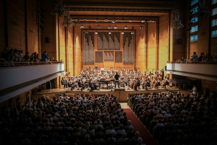 OperaSLO Stages Region's First Full Mikado With 100-Plus Performers