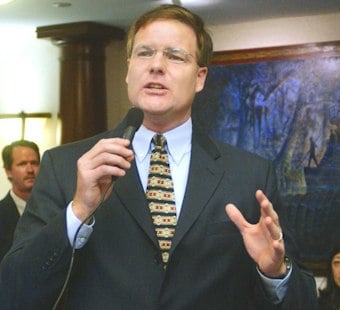 Orange Park Art Guild Hosts Mad Hatter Gala With Rep. Aaron Bean as Auctioneer