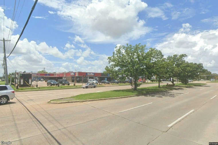 Ownership Dispute Over SW Houston Lounge Ends in Shooting, Man Critical