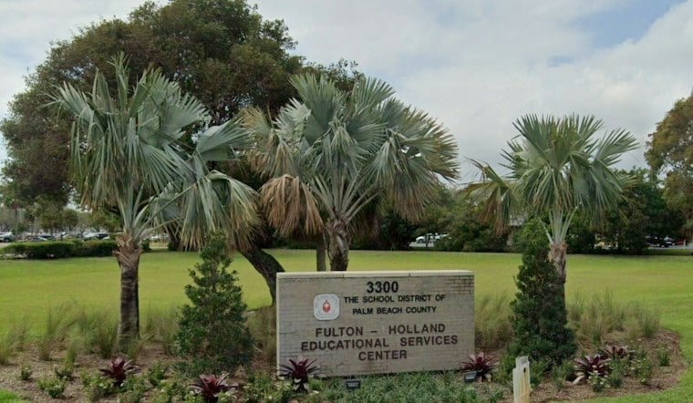 Palm Beach Schools Pull 1,800 Library Books Under State Pressure, Even With No Parent Complaints