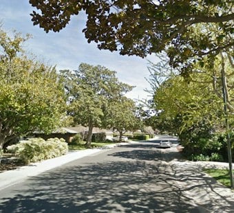 Palo Alto Council Lets Edgewood Drive Homeowners Fence Right Up to Creek Bank