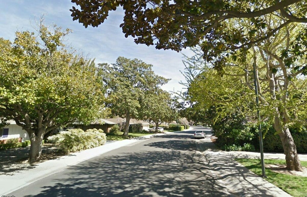 Palo Alto Council Lets Edgewood Drive Homeowners Fence Right Up to Creek Bank