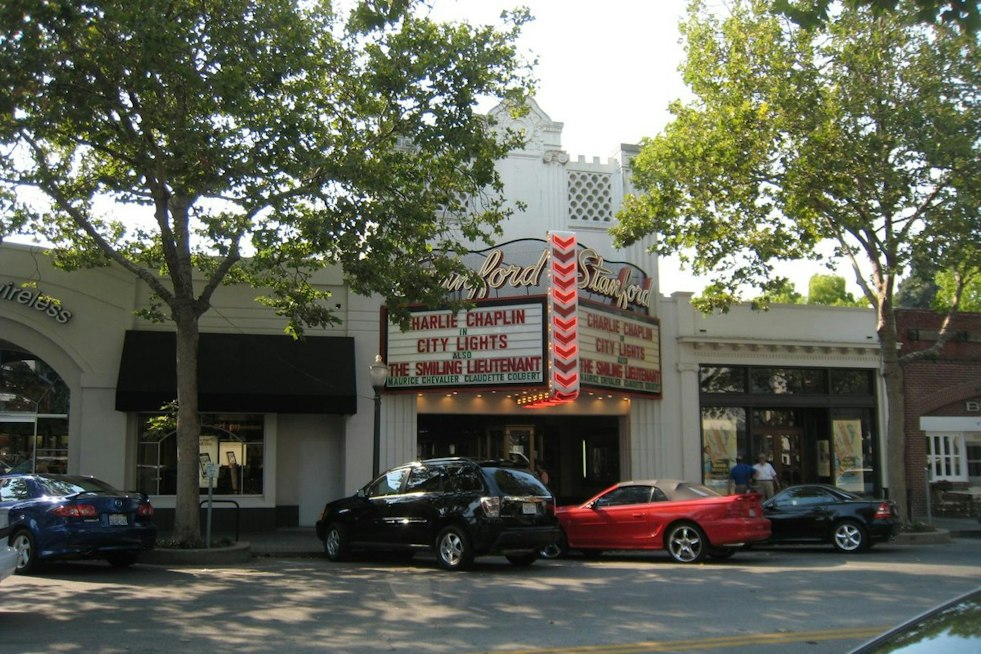 Palo Alto's Stanford Theatre Pairs Wizard of Oz With Mary Poppins Through Nov. 8