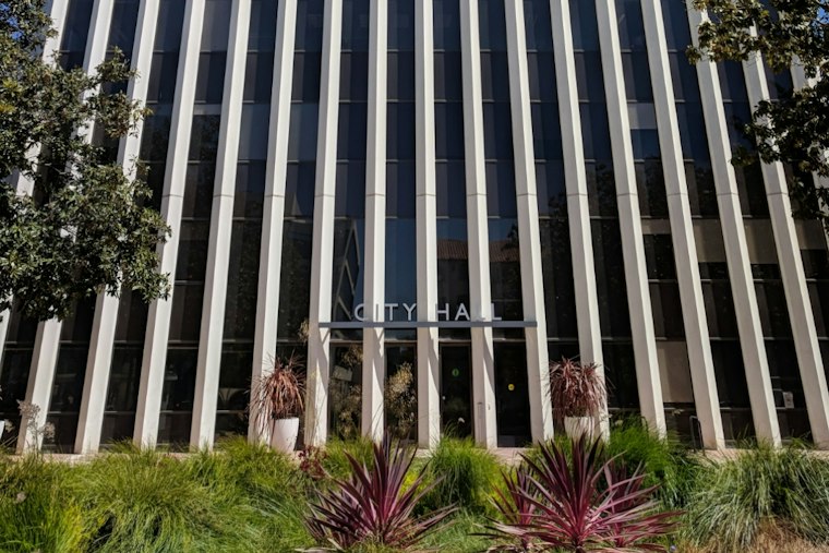 Palo Alto Weighs Year-Long Ban on New ICE Detention Centers