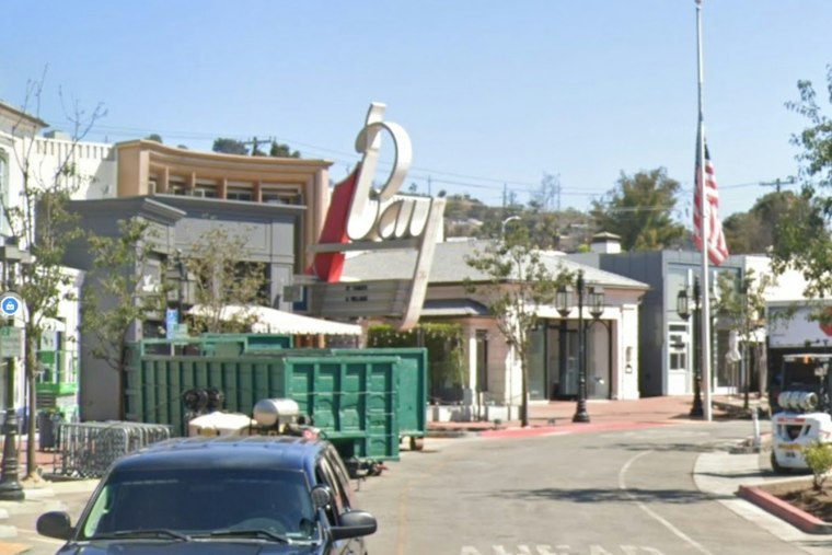 Paramount Takes Over Pacific Palisades' Bay Theater, Plans Reopening This Year