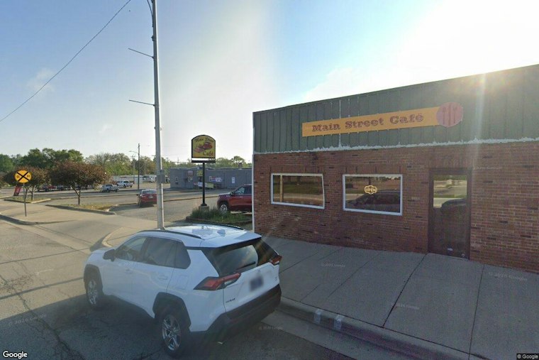 Paris, Illinois Cafe Owner's ICE Detention Splits a Trump Stronghold