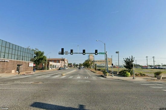 Pedestrian Critically Hurt in Thursday Crash at North St. Louis Intersection