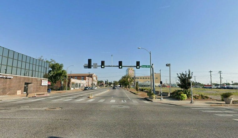 Pedestrian Critically Hurt in Thursday Crash at North St. Louis Intersection